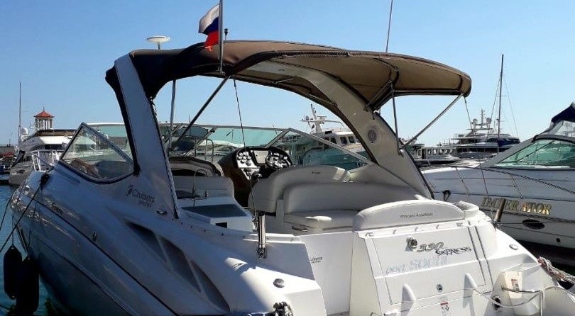 Cruisers Yachts 330 Express