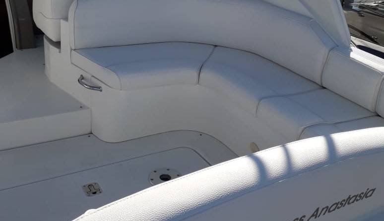 Cruisers Yachts 330 Express