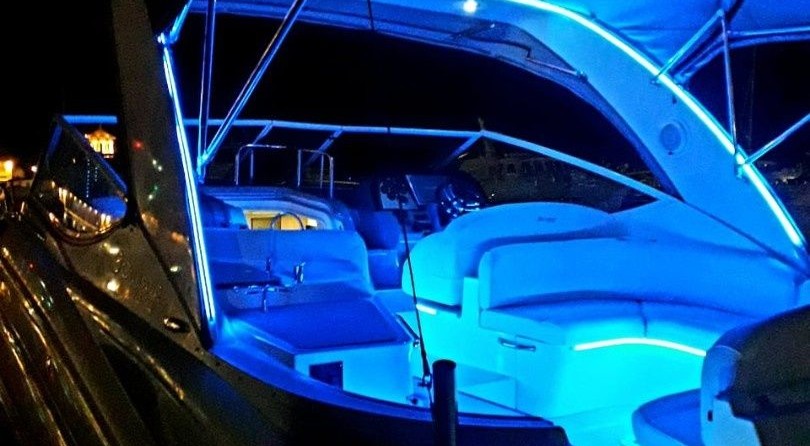 Cruisers Yachts 330 Express