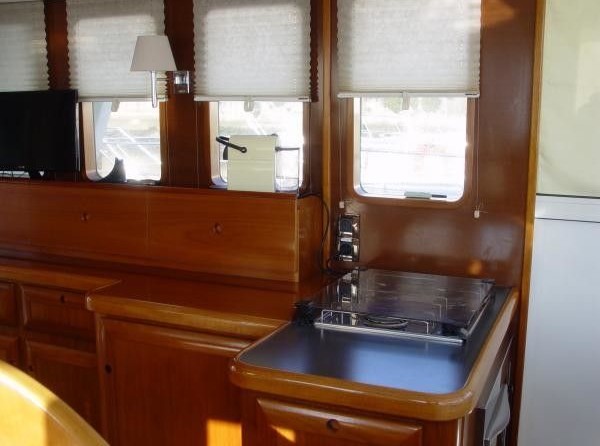 Beneteau Swift Trawler 42
