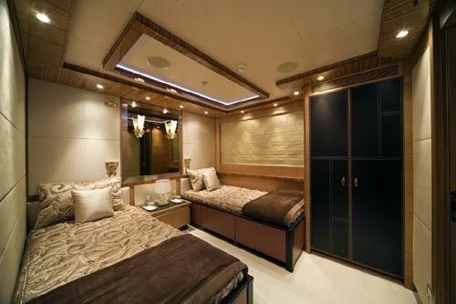 Palmer Johnson 150 SportYacht