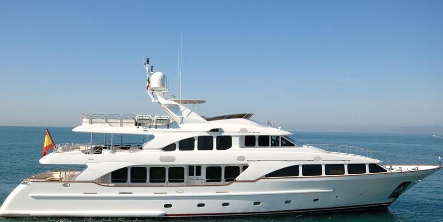 Benetti 122