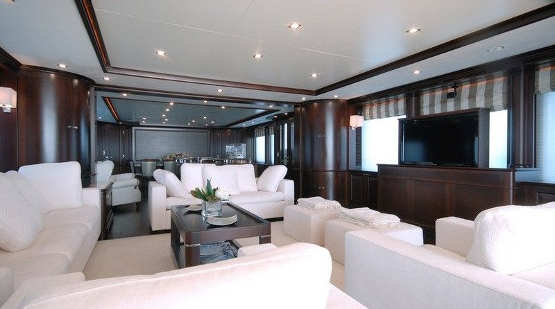 Benetti 122