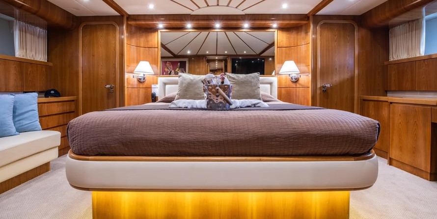 Falcon Yachts 90