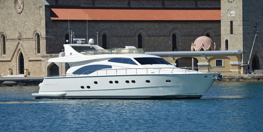 Ferretti 68