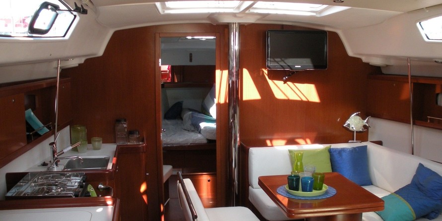 Beneteau Oceanis 43