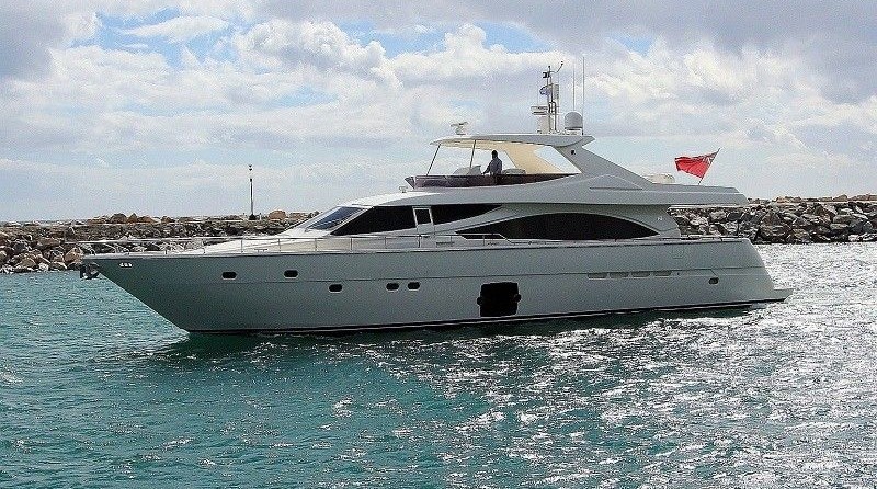 Ferretti 830