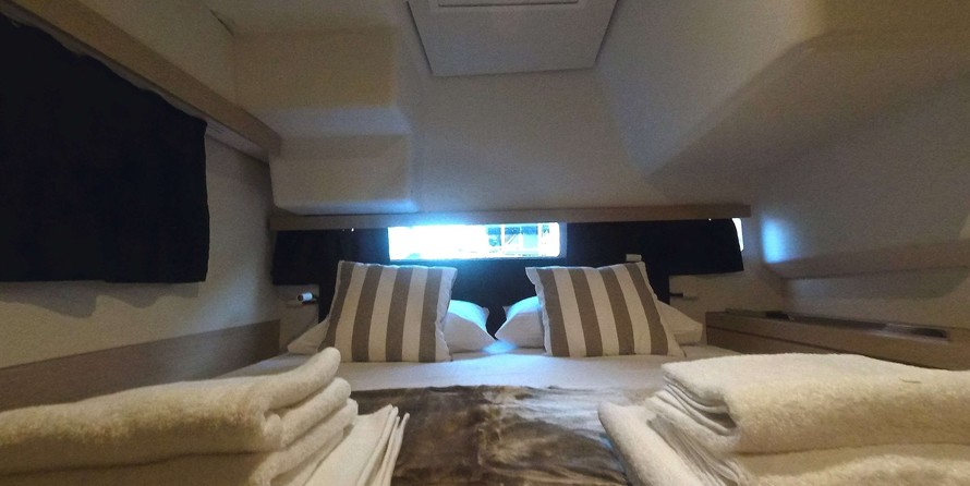 Fountaine Pajot Lucia 40
