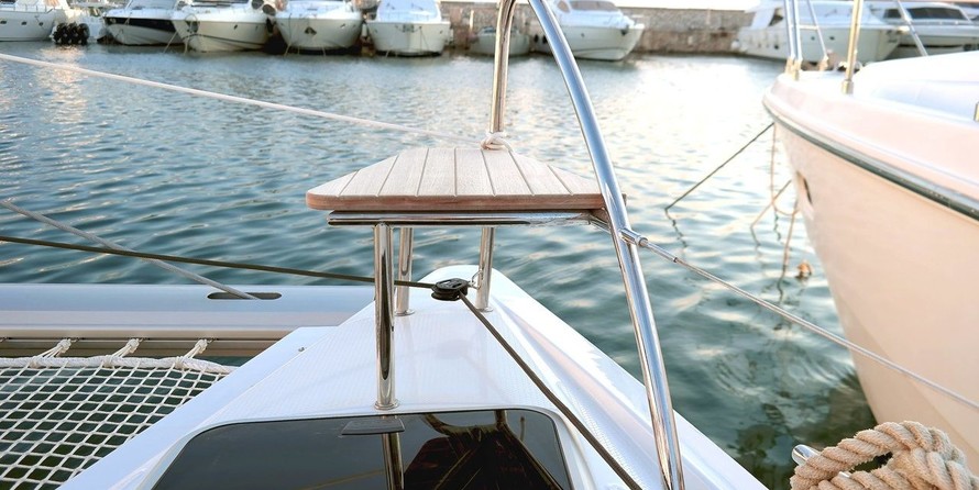 Fountaine Pajot Lucia 40