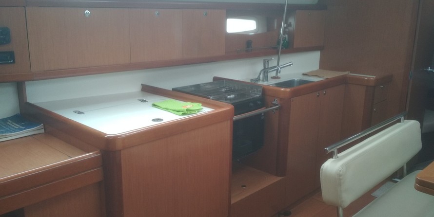 Beneteau Oceanis 43