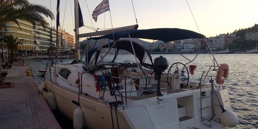 Beneteau Oceanis 43