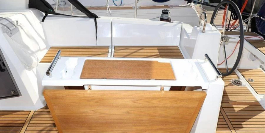 Beneteau Oceanis 38.1