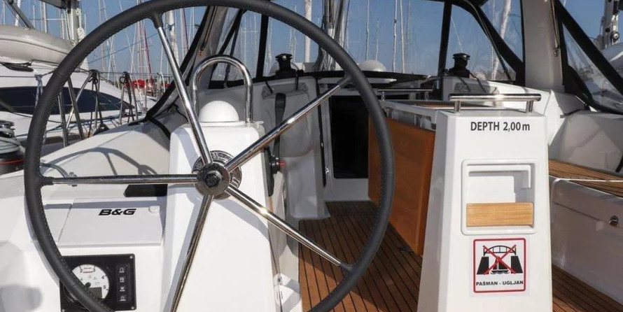 Beneteau Oceanis 38.1