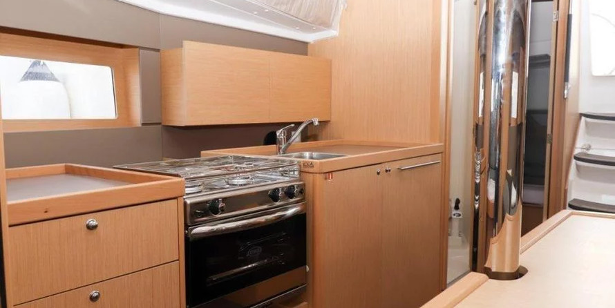 Beneteau Oceanis 38.1