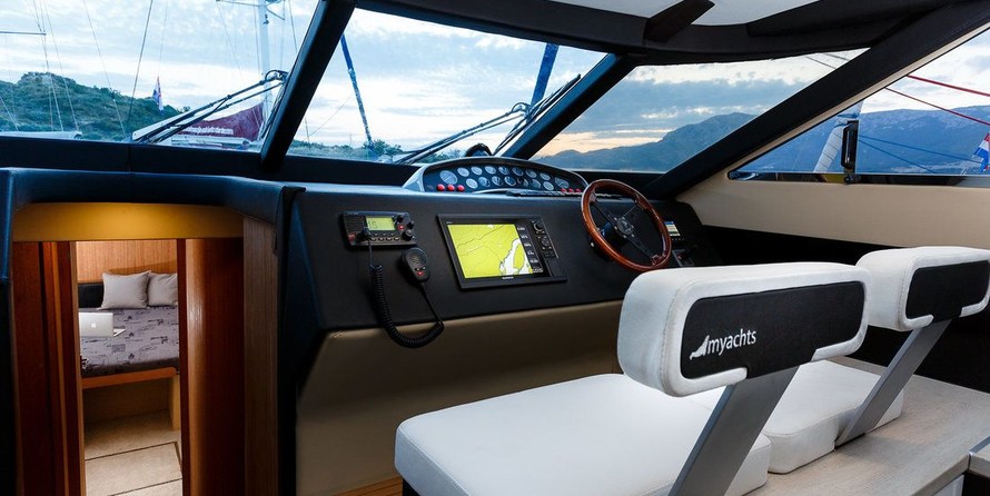 Fairline Squadron 59