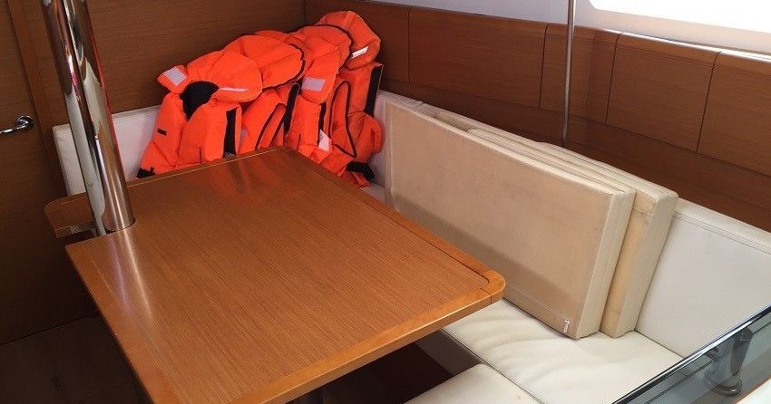 Jeanneau Sun Odyssey 379