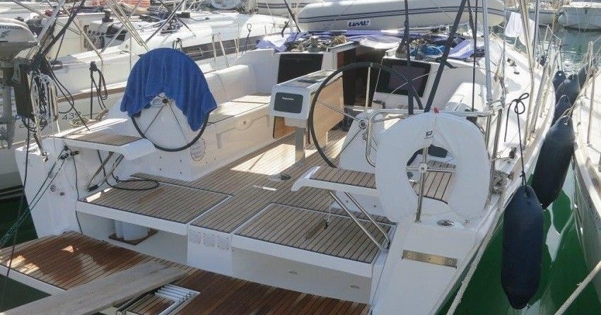 Dufour 382
