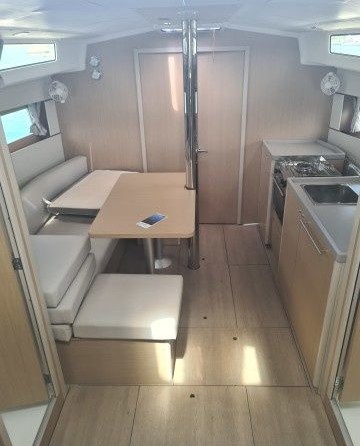 Beneteau Oceanis 38.1