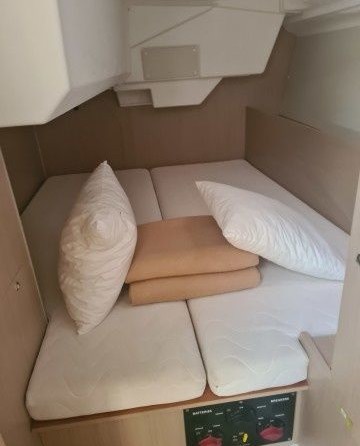 Beneteau Oceanis 38.1