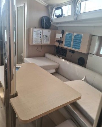 Beneteau Oceanis 38.1