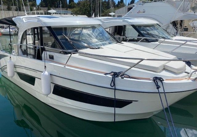 Beneteau Antares 9 OB