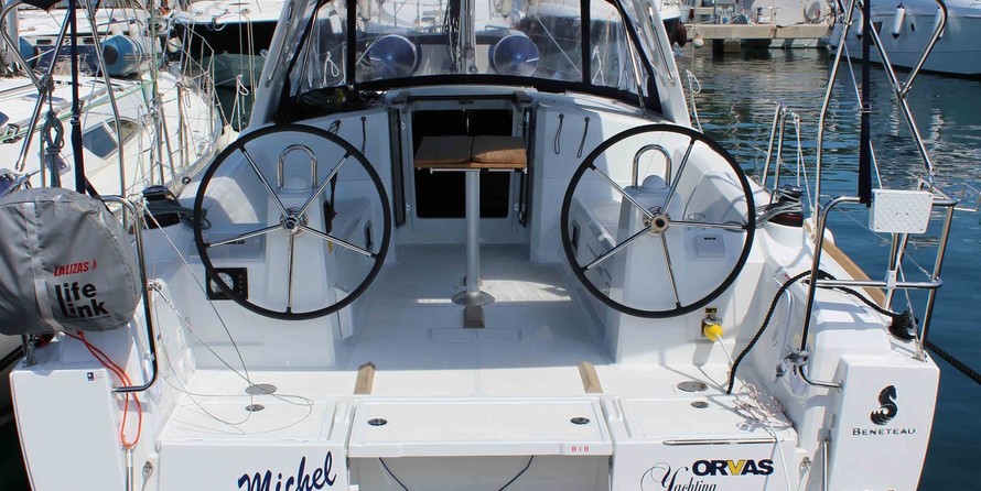 Beneteau Oceanis 35