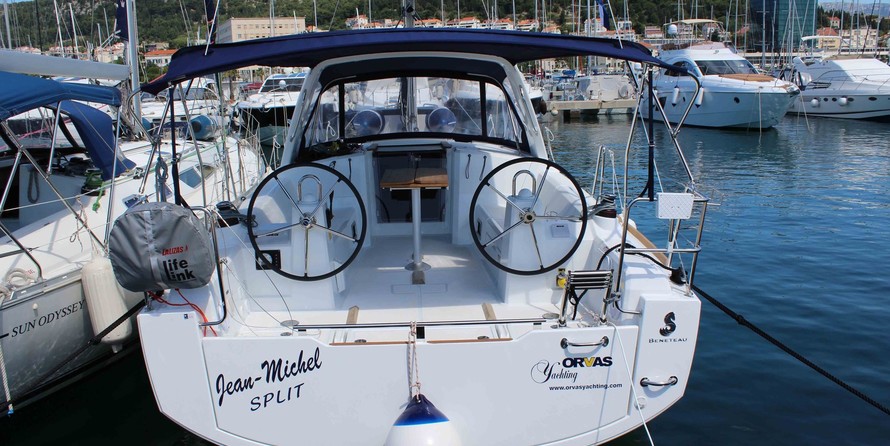 Beneteau Oceanis 35