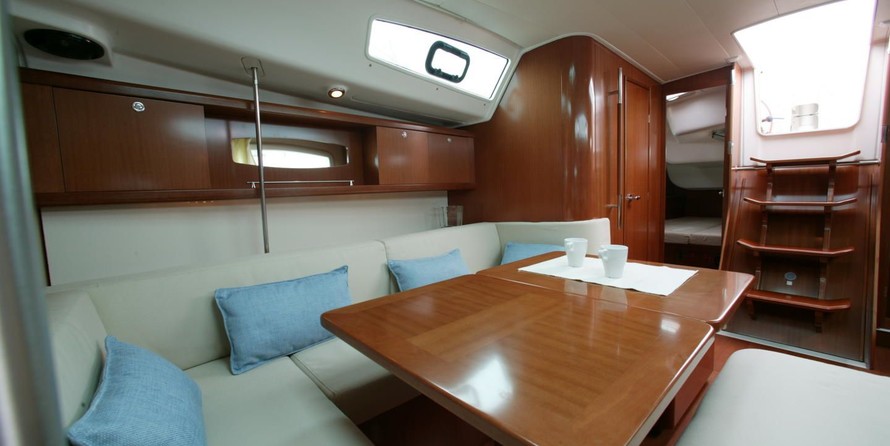Beneteau Oceanis 40