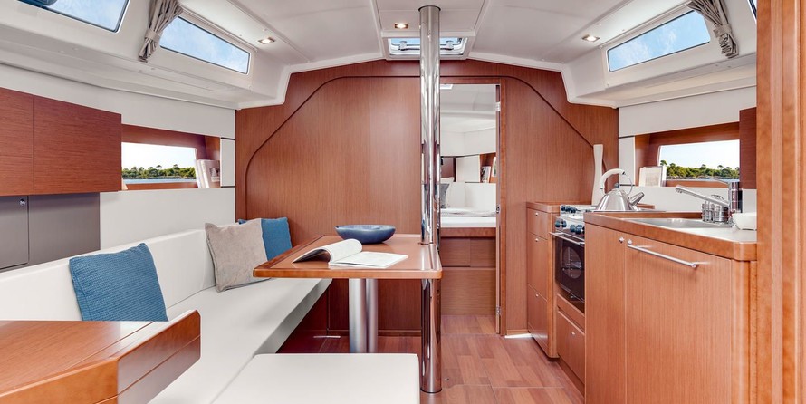 Beneteau Oceanis 38