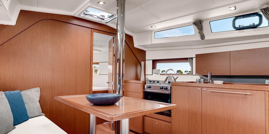 Beneteau Oceanis 38