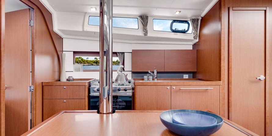 Beneteau Oceanis 38