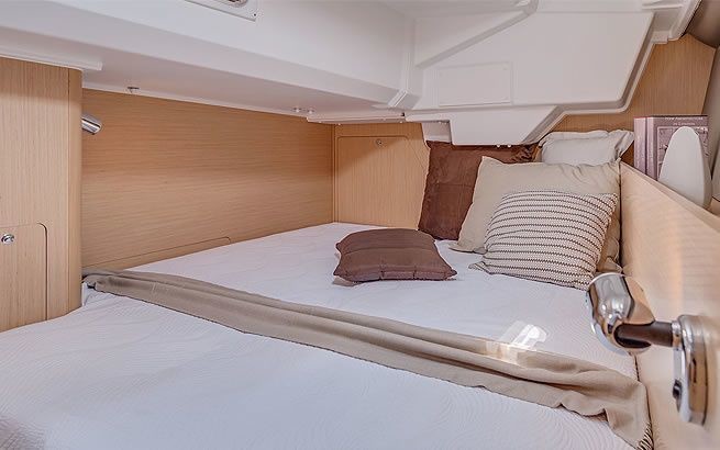 Beneteau Oceanis 38