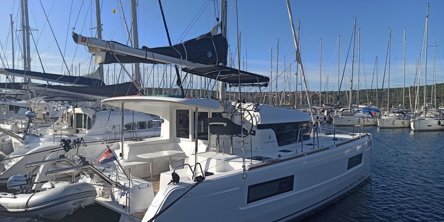 Lagoon 40