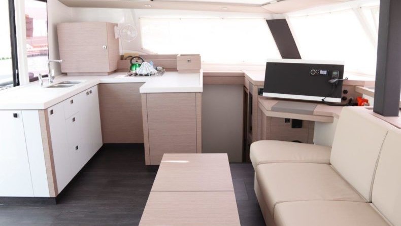 Fountaine Pajot Astréa 42
