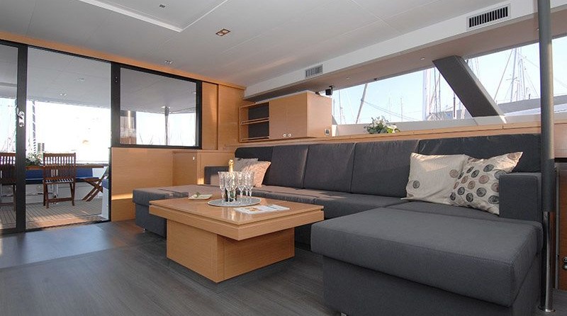 Fountaine pajot victoria 67