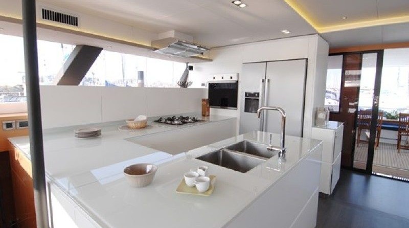 Fountaine pajot victoria 67