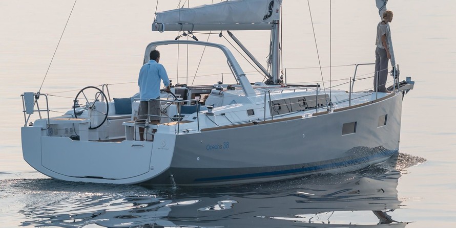 Beneteau Oceanis 38