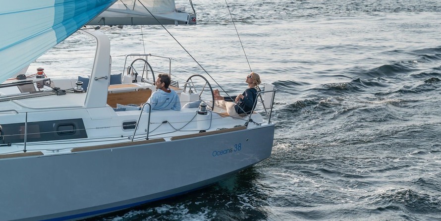 Beneteau Oceanis 38