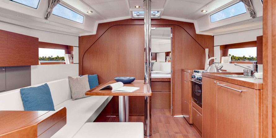 Beneteau Oceanis 38
