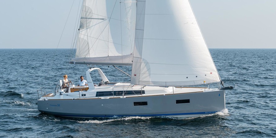 Beneteau Oceanis 38