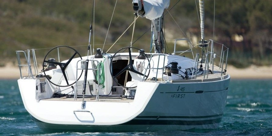 Beneteau First 45