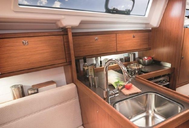 Bavaria CRUISER 34