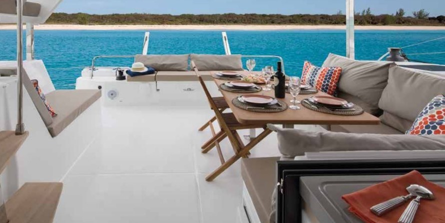 Fountaine Pajot Lucia 40