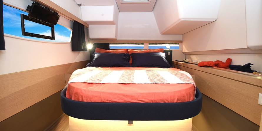 Fountaine Pajot Lucia 40