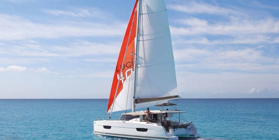 Fountaine Pajot Lucia 40