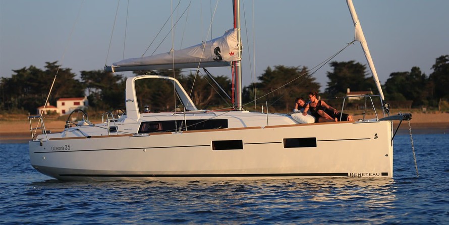 Beneteau Oceanis 35