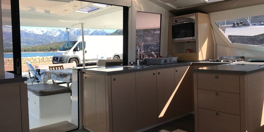 Fountaine Pajot Helia 44