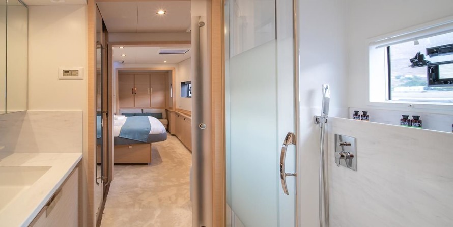 Fountaine Pajot Alegria 67