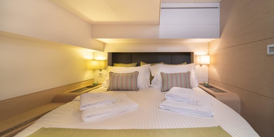 Fountaine Pajot Alegria 67