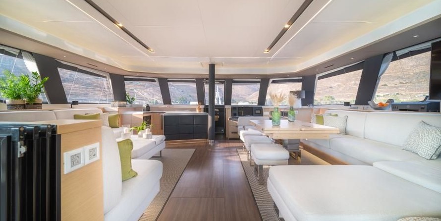 Fountaine Pajot Alegria 67